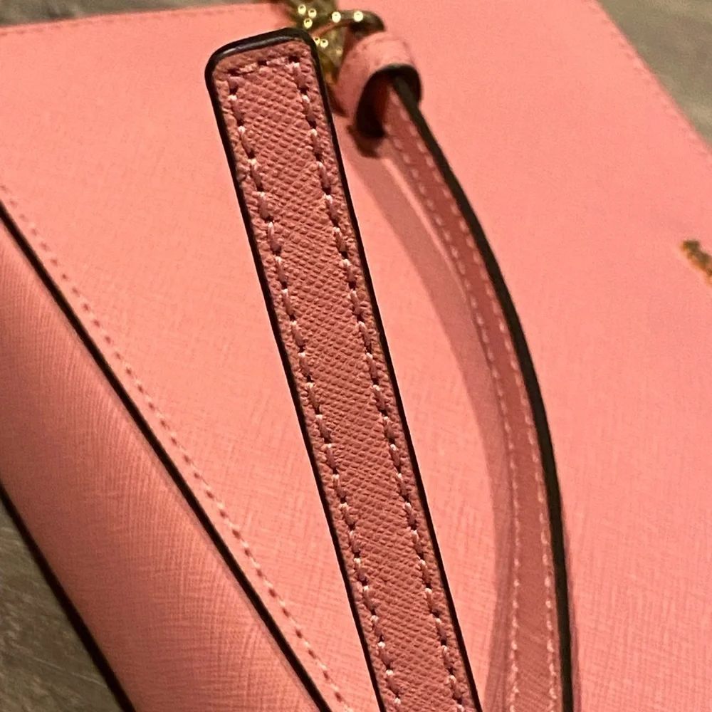 Leather Jet Set East West Crossbody - Picture 8 of 11